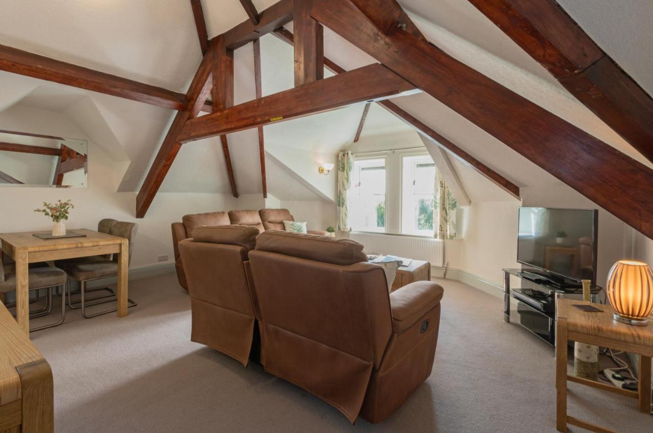 Stonyhurst Spacious Apartment, Great Location. Clitheroe Bagian luar foto